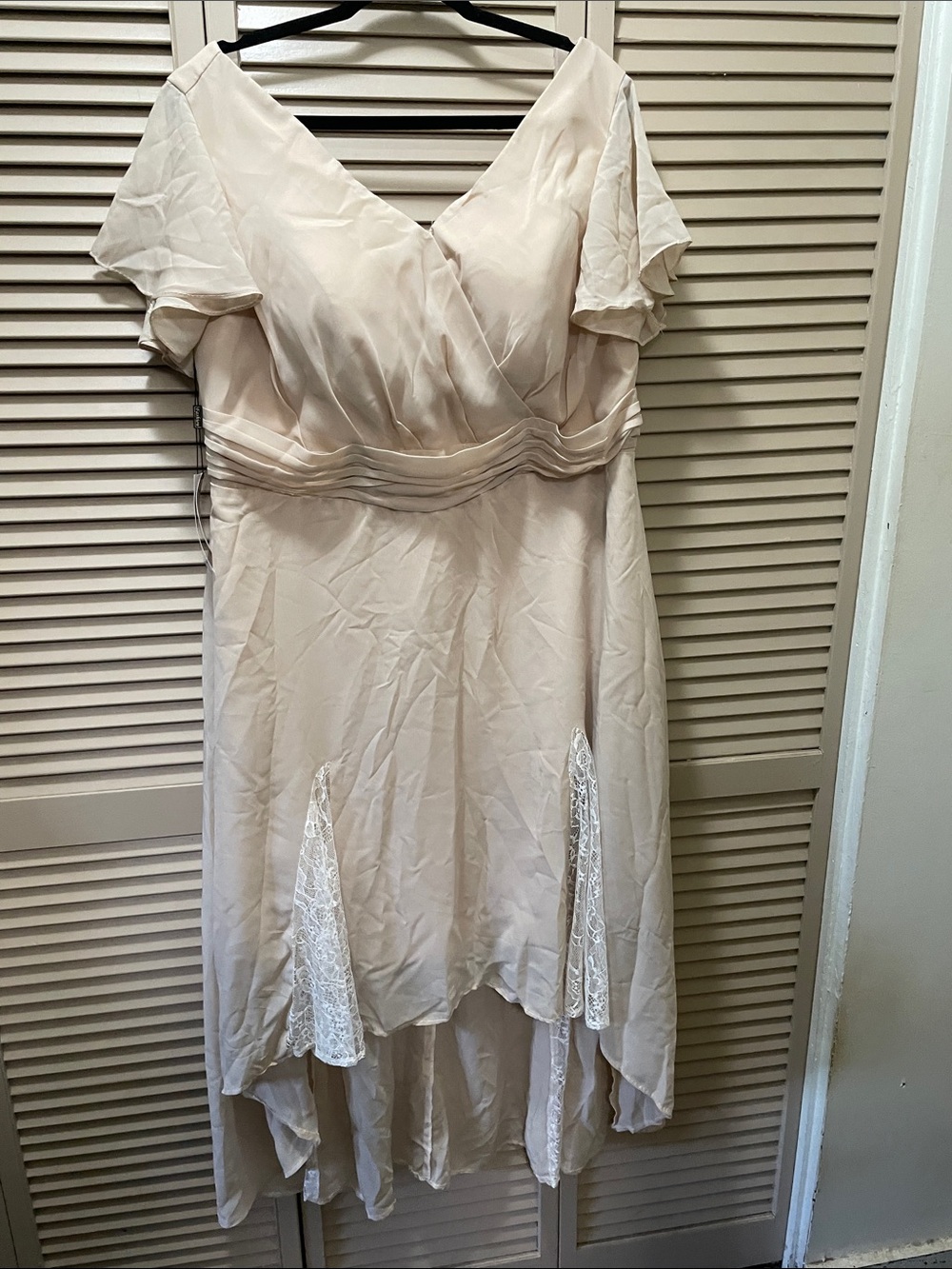 Elegant Cream V-Neck Flutter Sleeve Dress